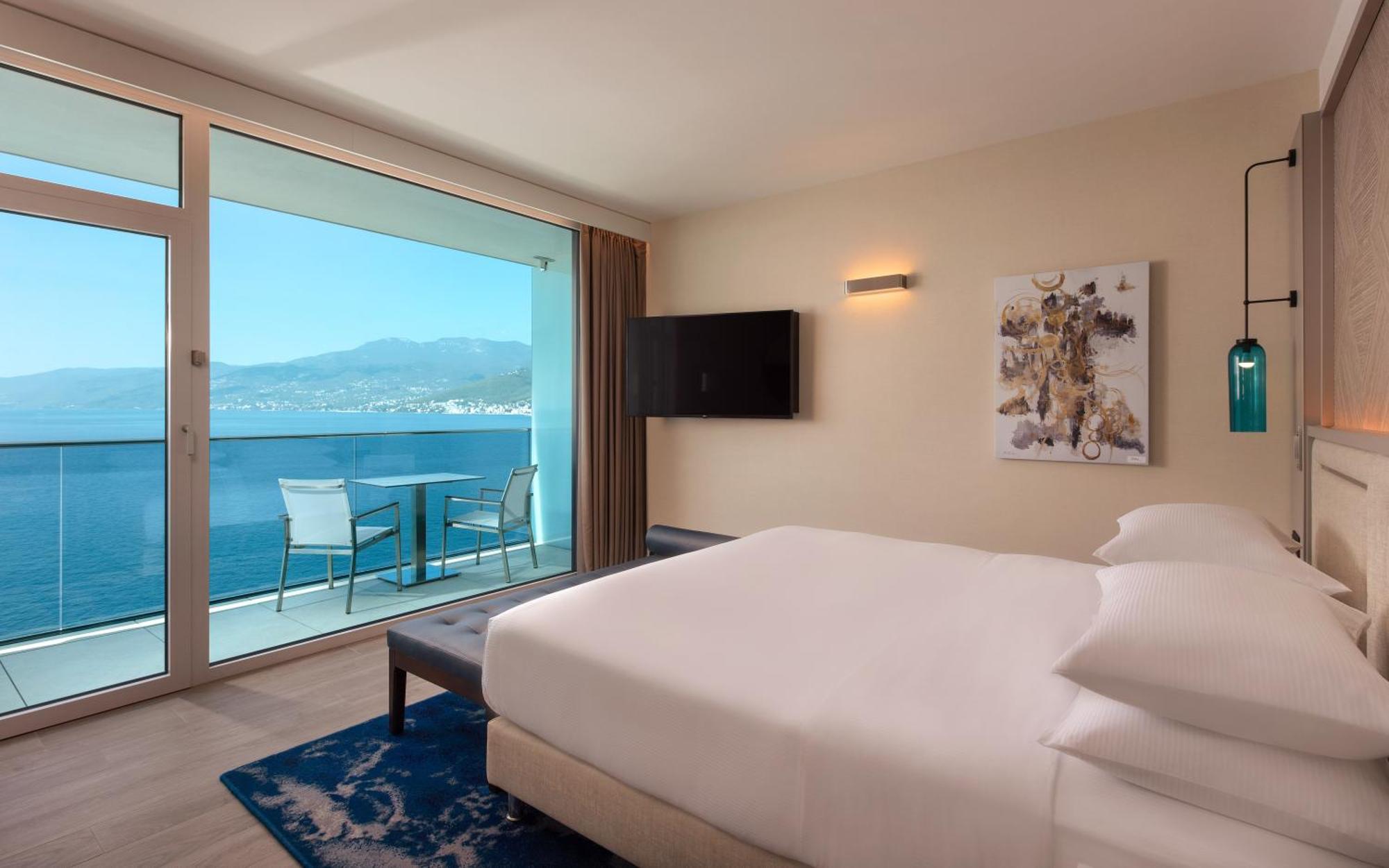 Deluxe King Room Balcony Sea View,1766237286:JPEG